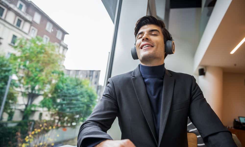 What Are The Benefits Of Using Noise-Canceling Headphones