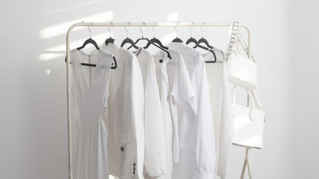 How To Transition Your Wardrobe Between Seasons Seamlessly